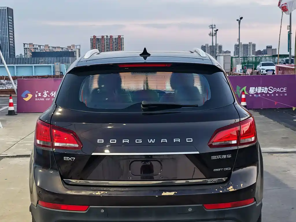 Borgward BX7 — миниатюра 6