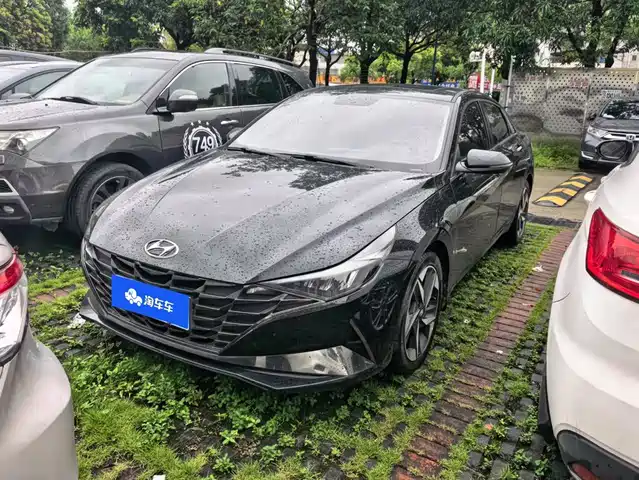 Hyundai Elantra