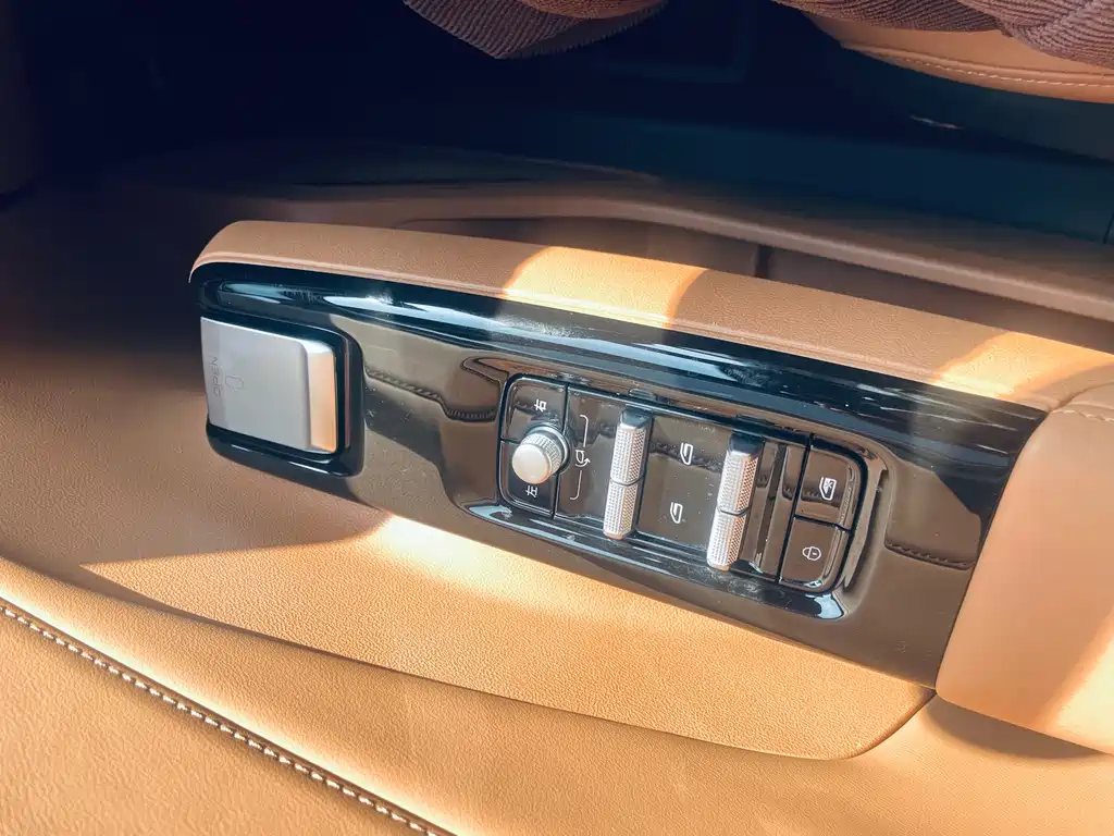 GEELY GALAXY GALAXY L7