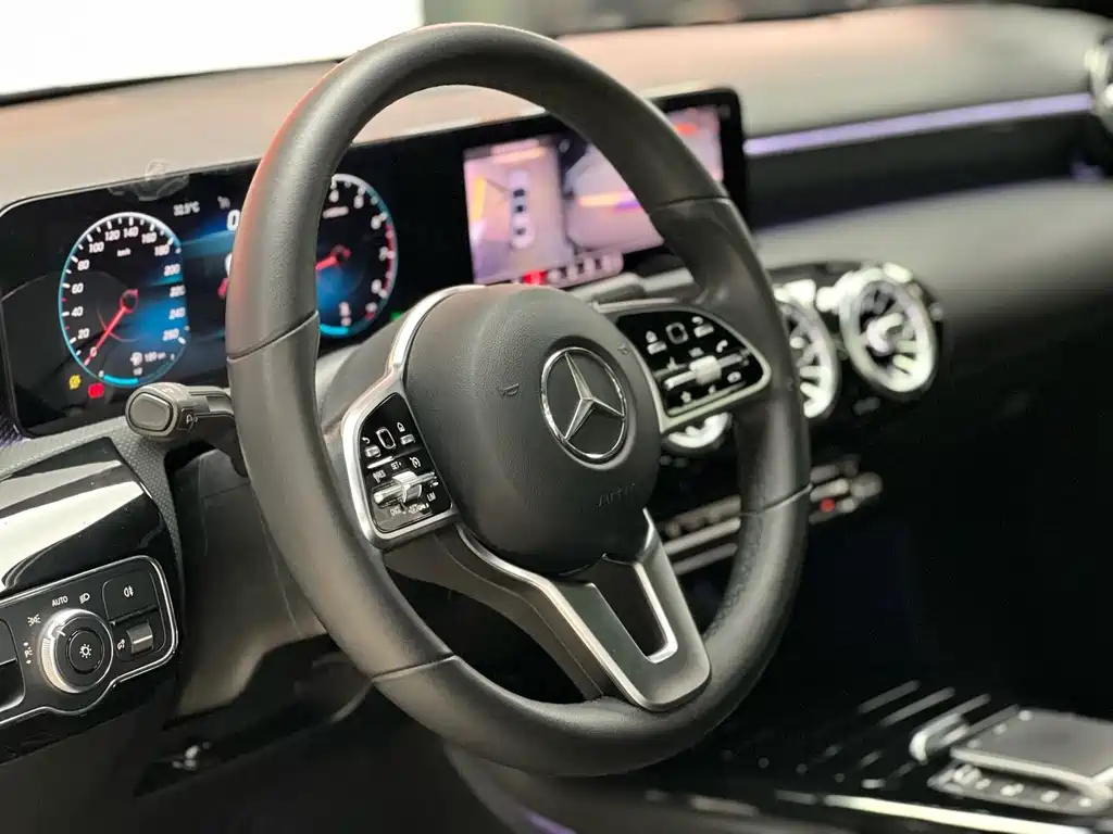 Mercedes-Benz A-Class — миниатюра 7