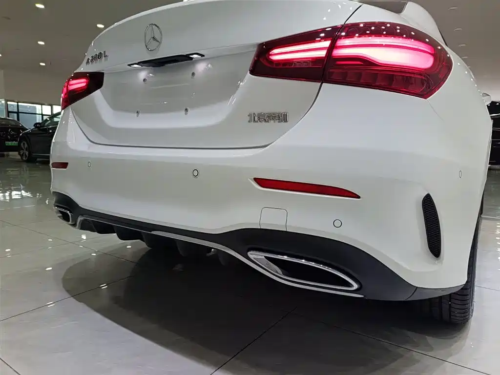 Mercedes-Benz A-Class A 2025 A 200 L Fashion