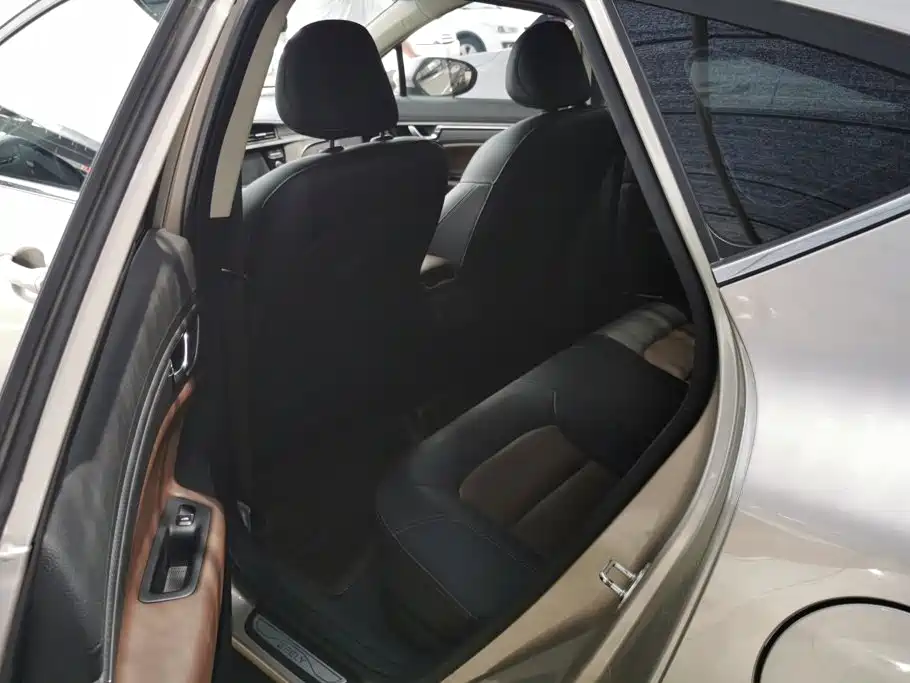 Geely Emgrand GS — миниатюра 11