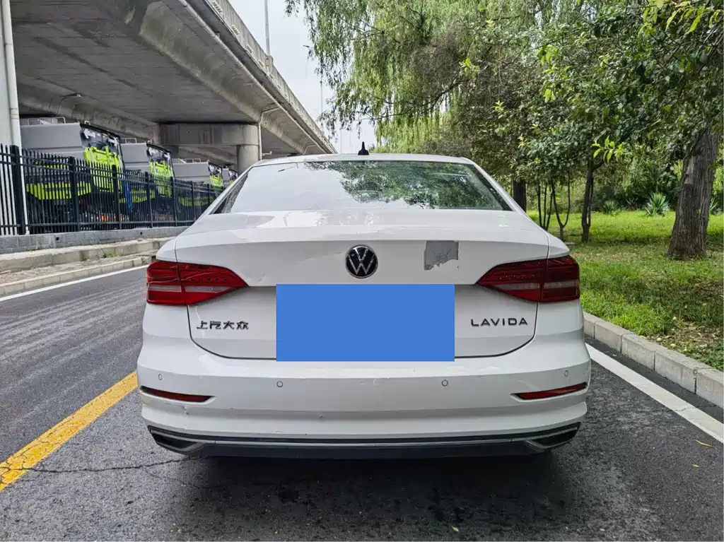 Volkswagen Lavida — миниатюра 5