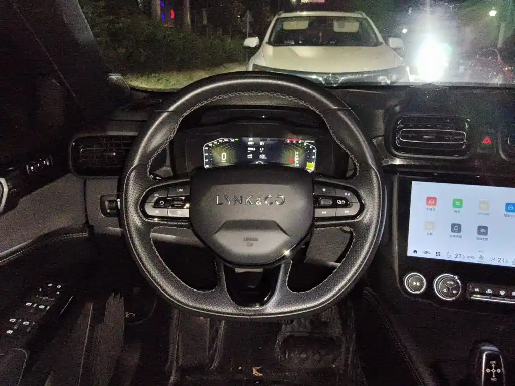Lynk & Co 03 — миниатюра 3