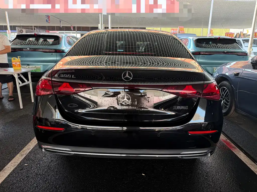 Mercedes-Benz E-Class — миниатюра 14