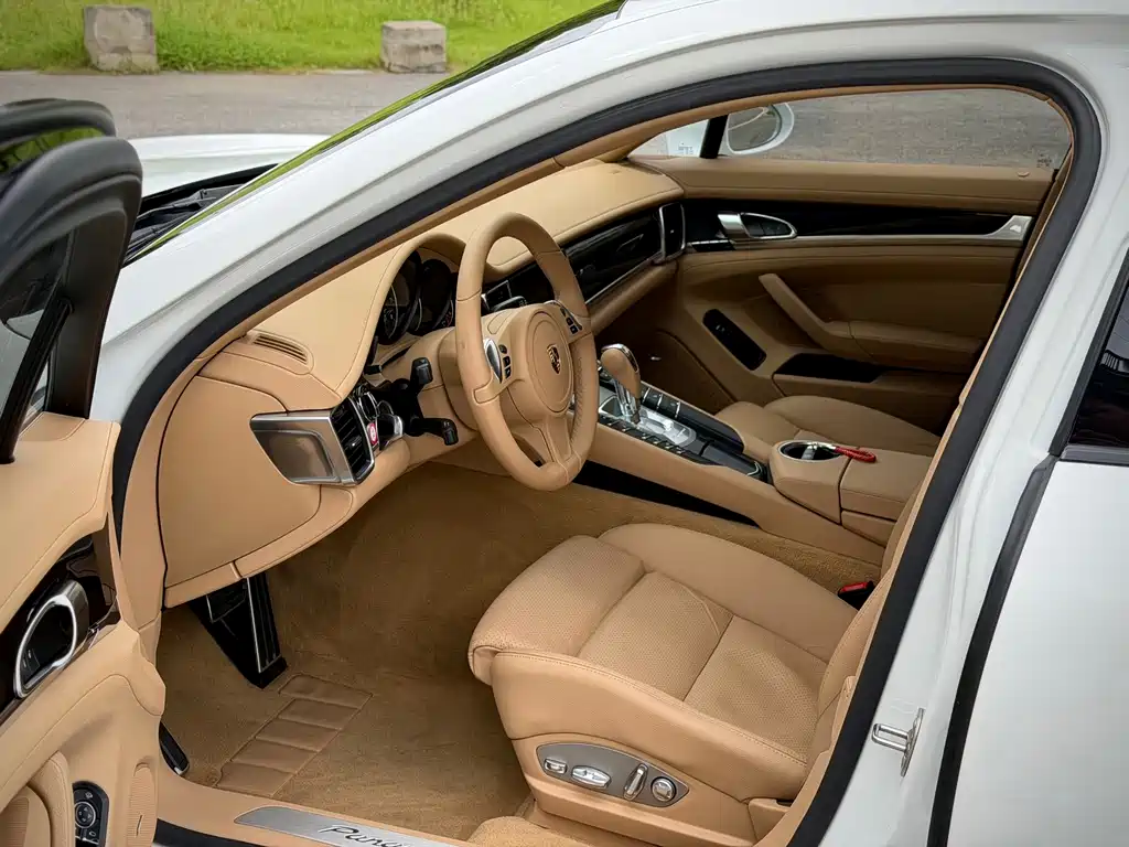 Porsche Panamera — миниатюра 8
