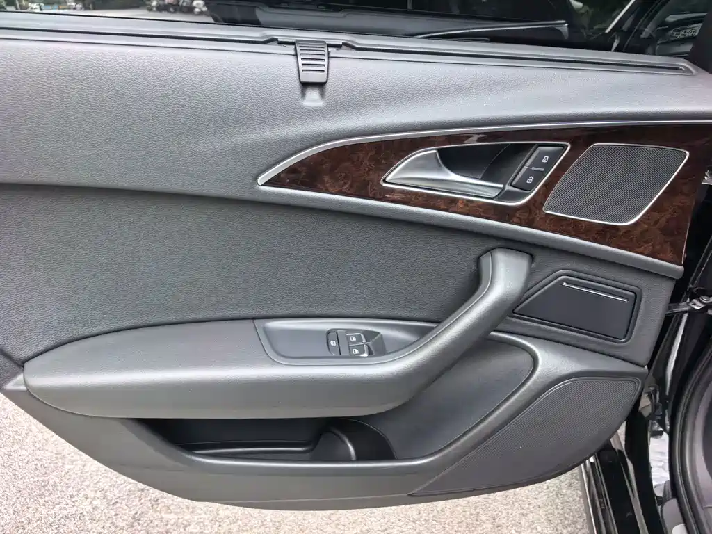 Audi A6L — миниатюра 10