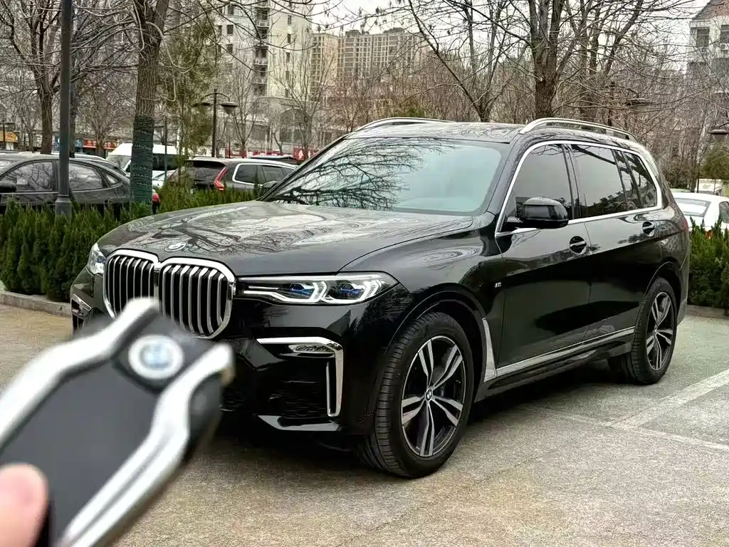 BMW X7 2021