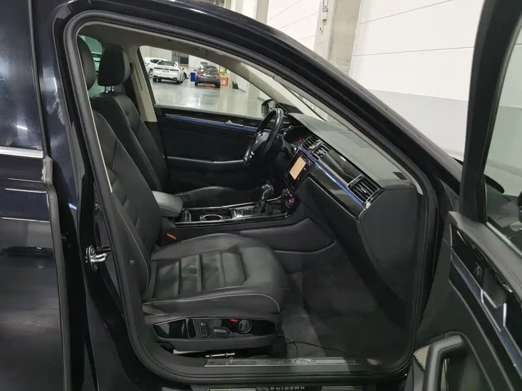Volkswagen Phideon — миниатюра 23