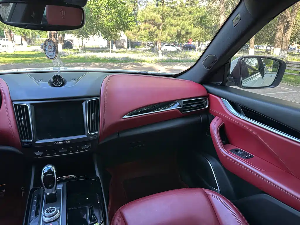 Maserati Levante — миниатюра 23