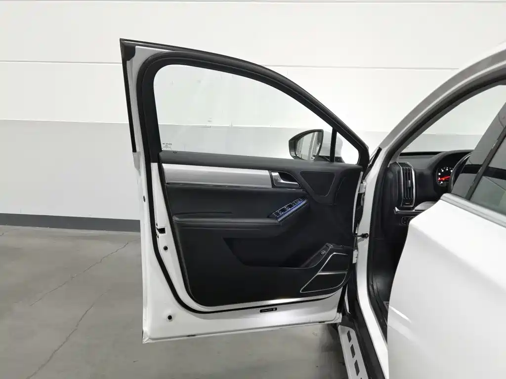 BYD Tang — миниатюра 8