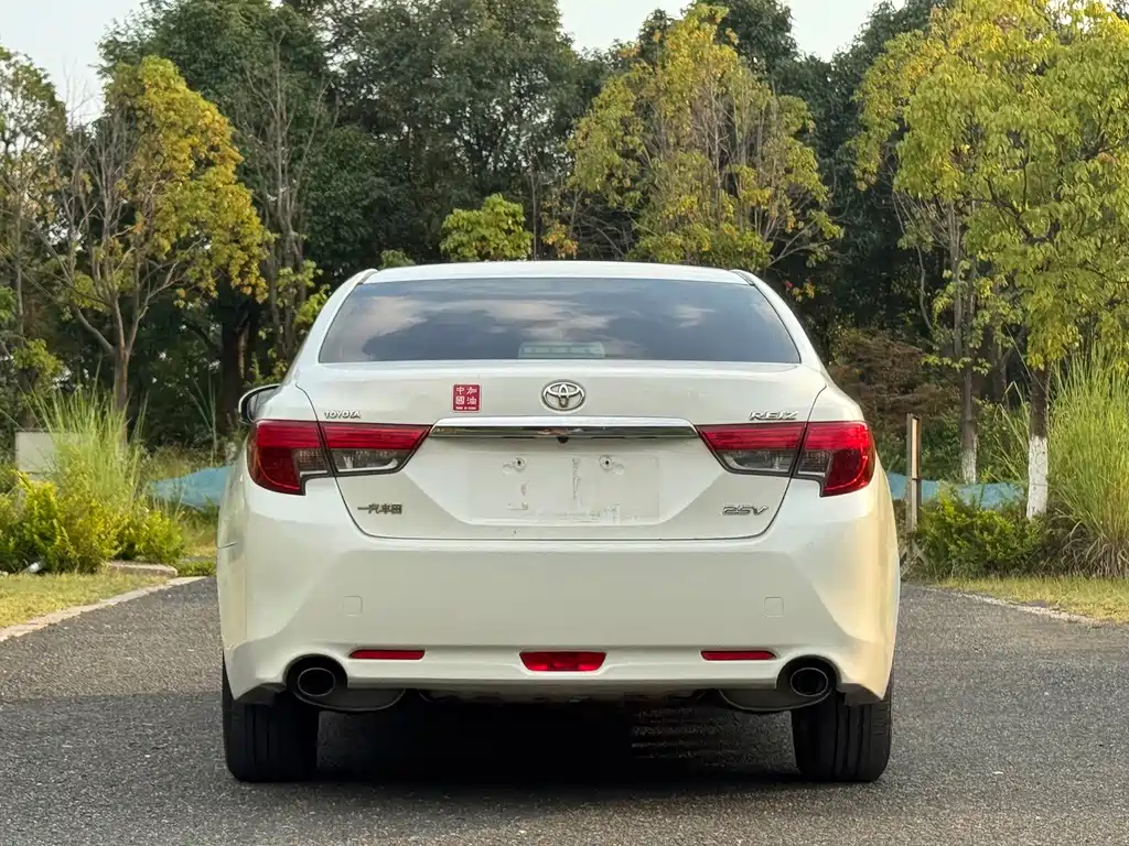 Toyota Reiz — миниатюра 12