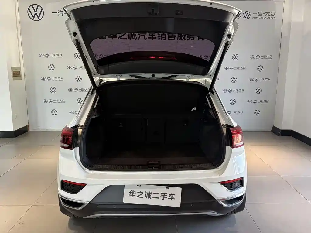 Volkswagen T-Roc — миниатюра 10