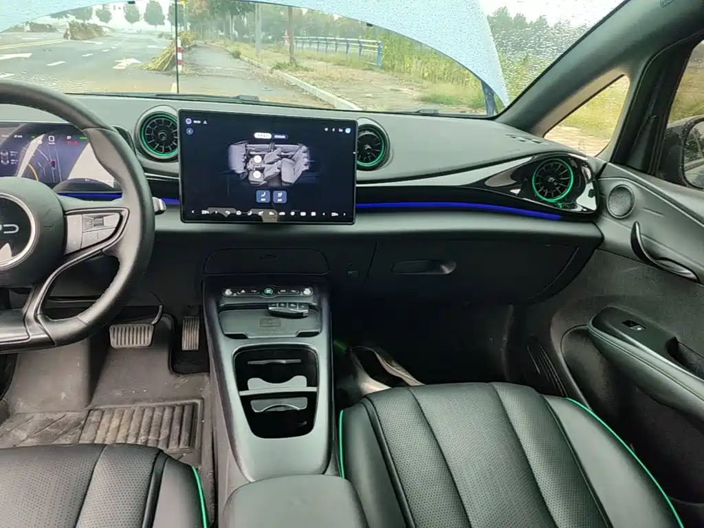 BYD Dolphin — миниатюра 13
