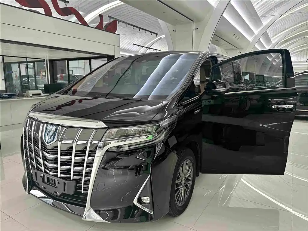 Toyota Alphard — миниатюра 5