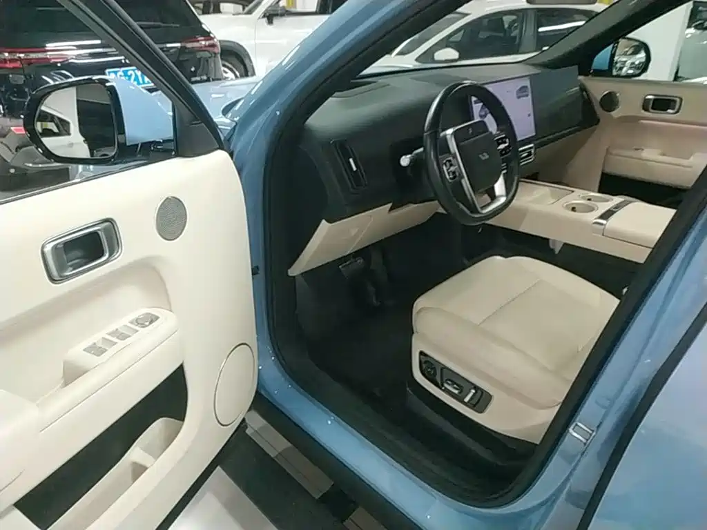 Li Auto Li L8 — миниатюра 16