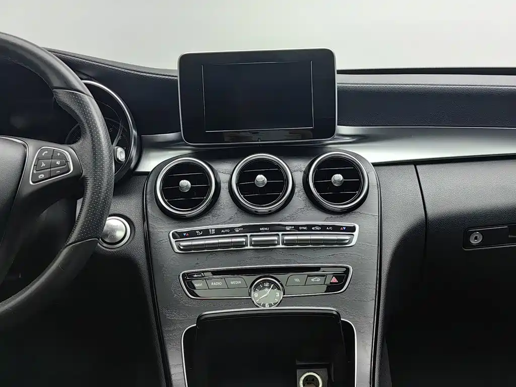 Mercedes-Benz C-Class — миниатюра 12