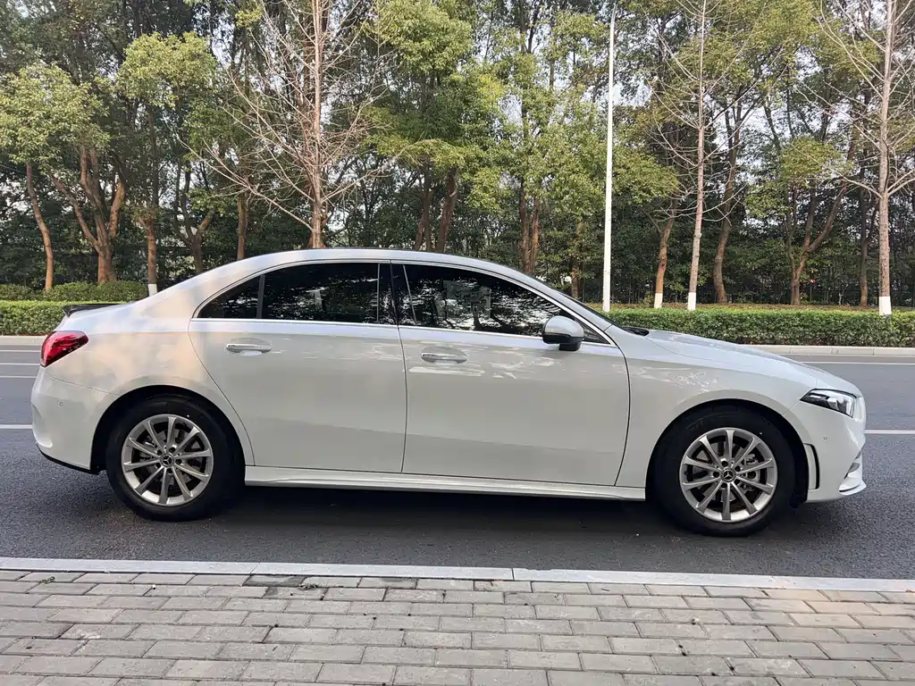 MERCEDES-BENZ A CLASS