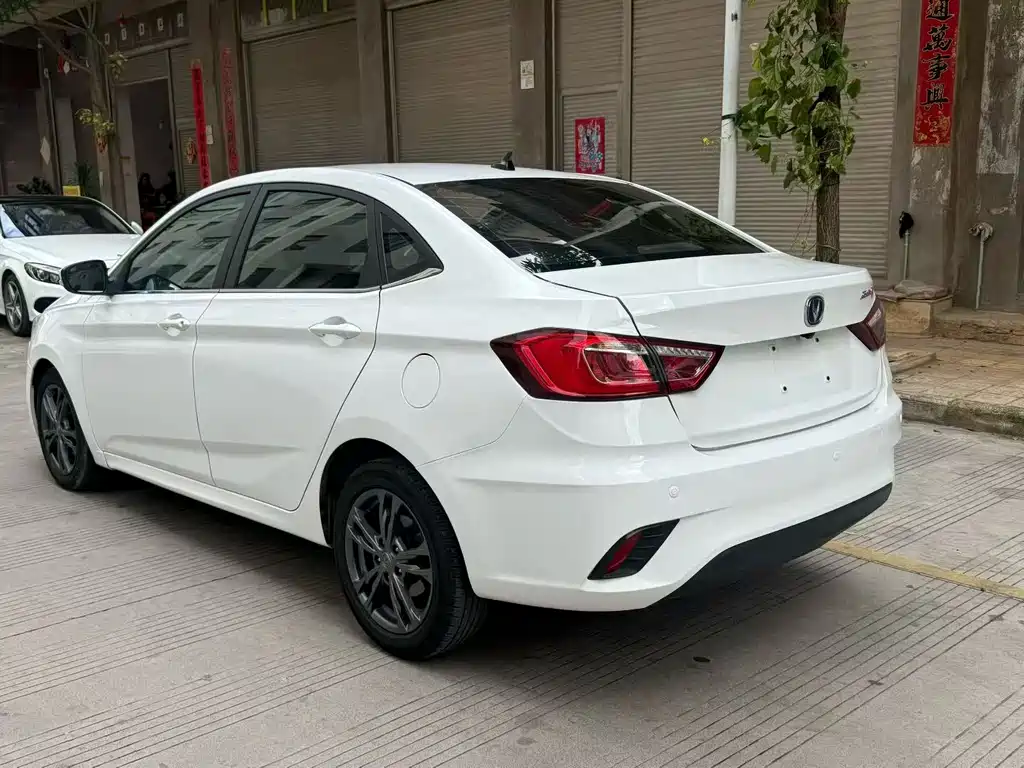 Changan Eado DT — миниатюра 5