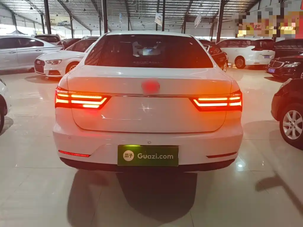 BYD Qin — миниатюра 6