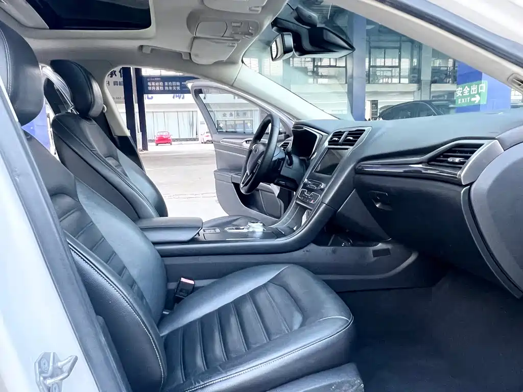 Ford Mondeo — миниатюра 10