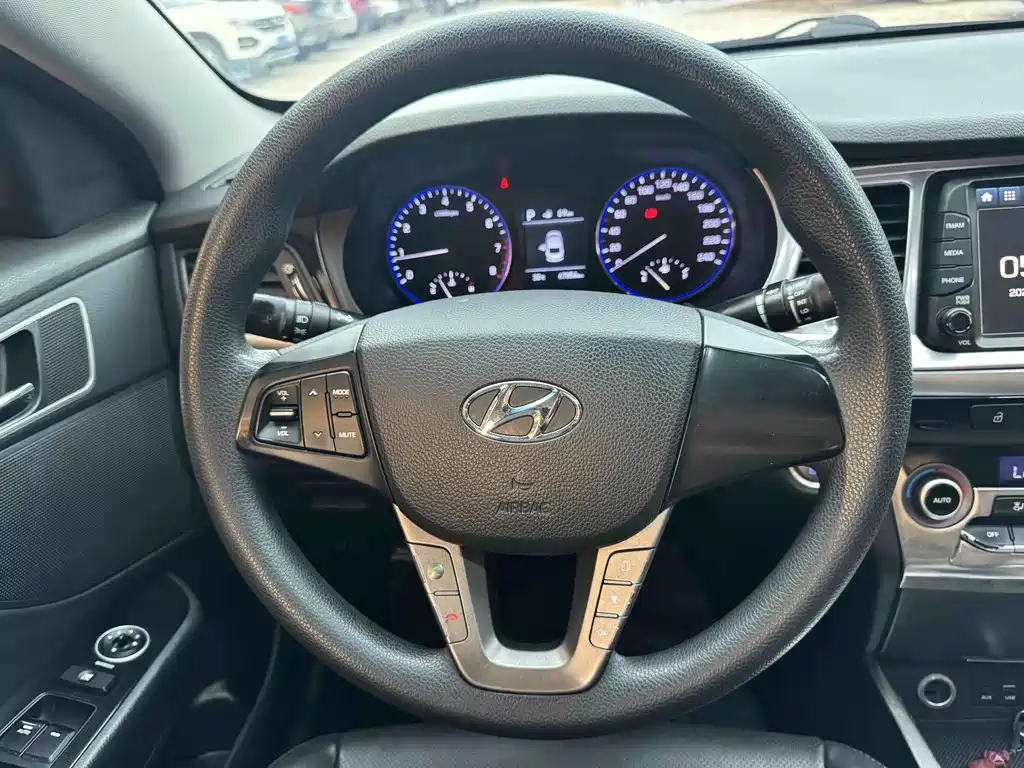 Hyundai Mistra — миниатюра 9