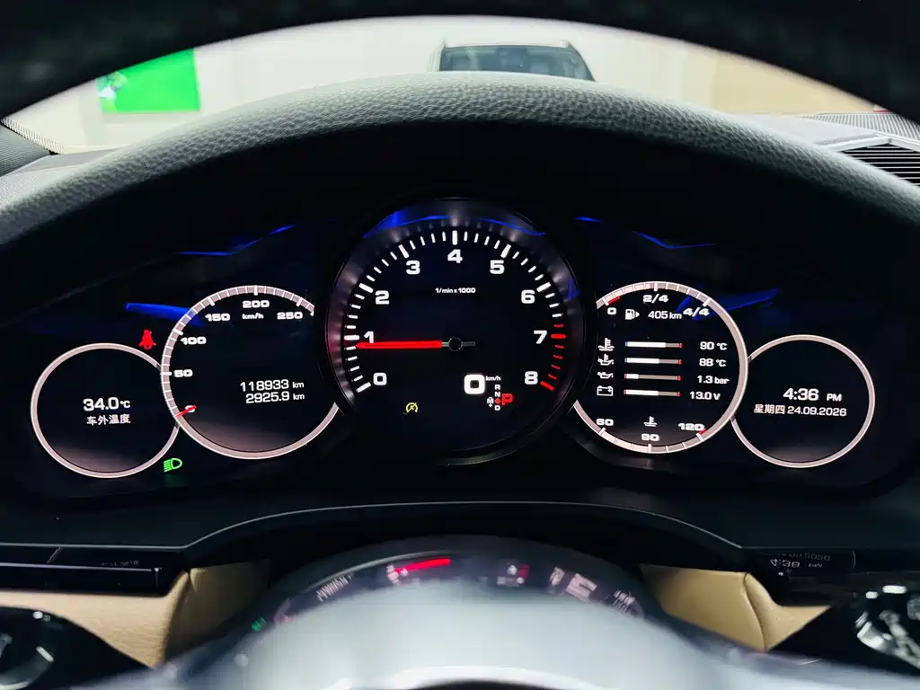 Porsche Cayenne — миниатюра 10