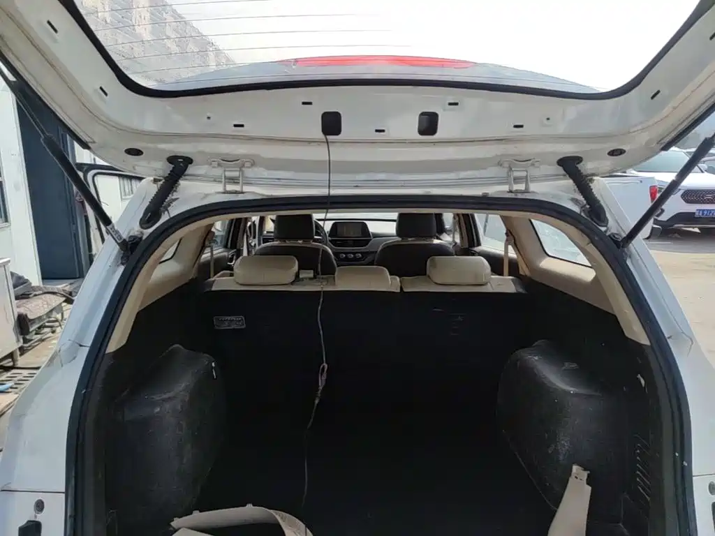 Baojun 310W — миниатюра 19