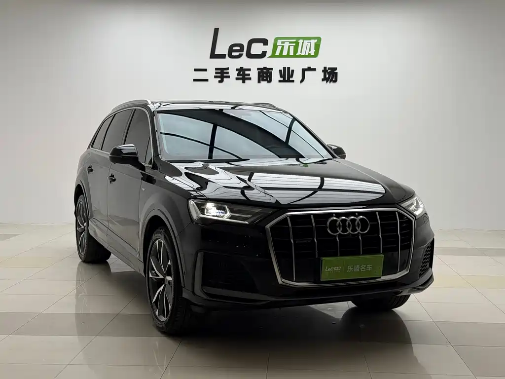 Audi Q7 2023 55 TFSI quattro S line Sport