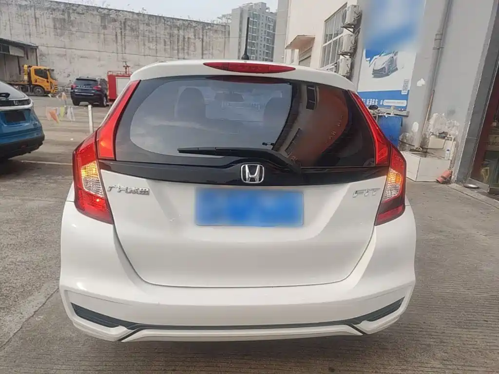 Honda Fit — миниатюра 6
