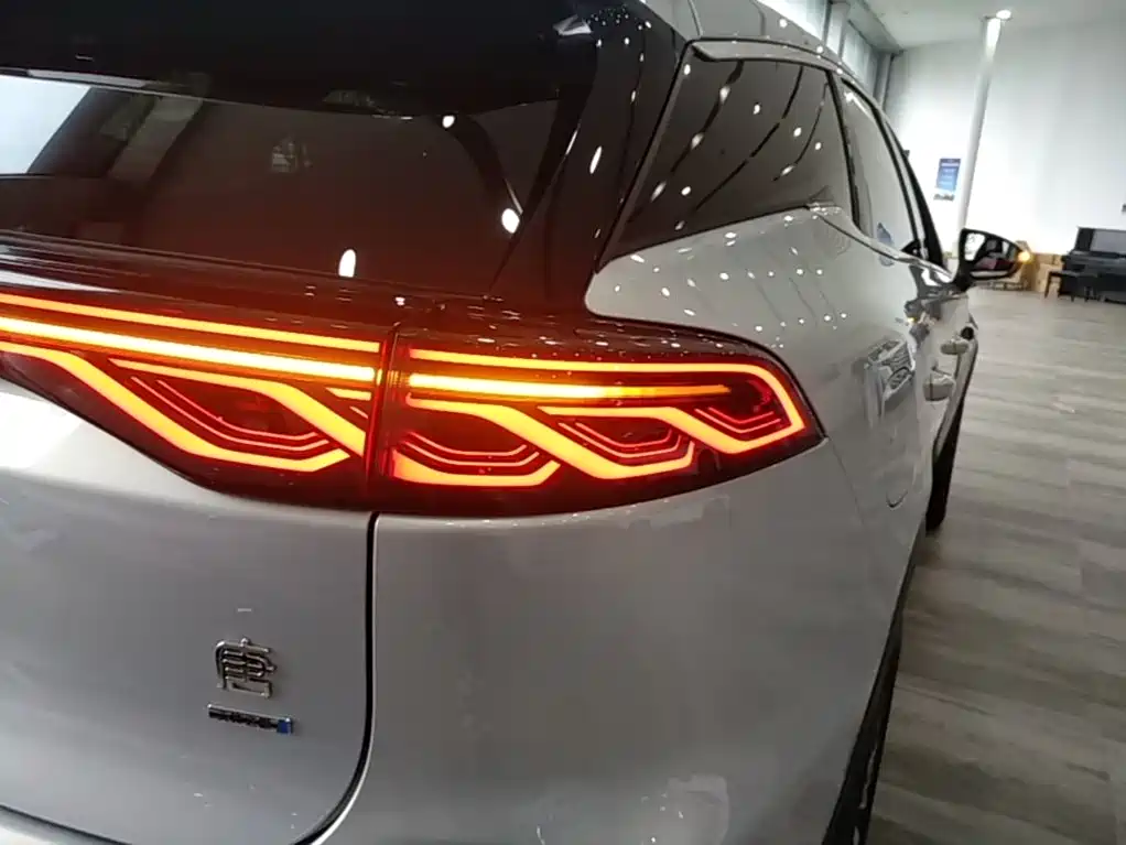 BYD Tang New Energy — миниатюра 8