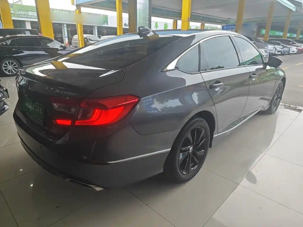Honda Accord — миниатюра 7