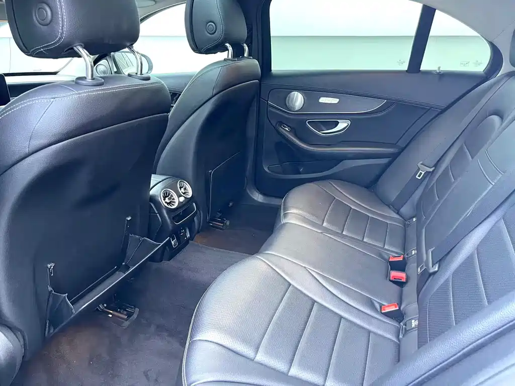 Mercedes-Benz C-Class — миниатюра 5