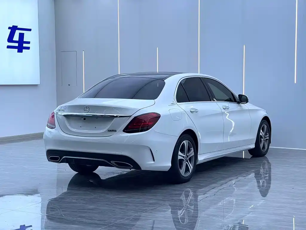 Mercedes-Benz C-Class — миниатюра 12