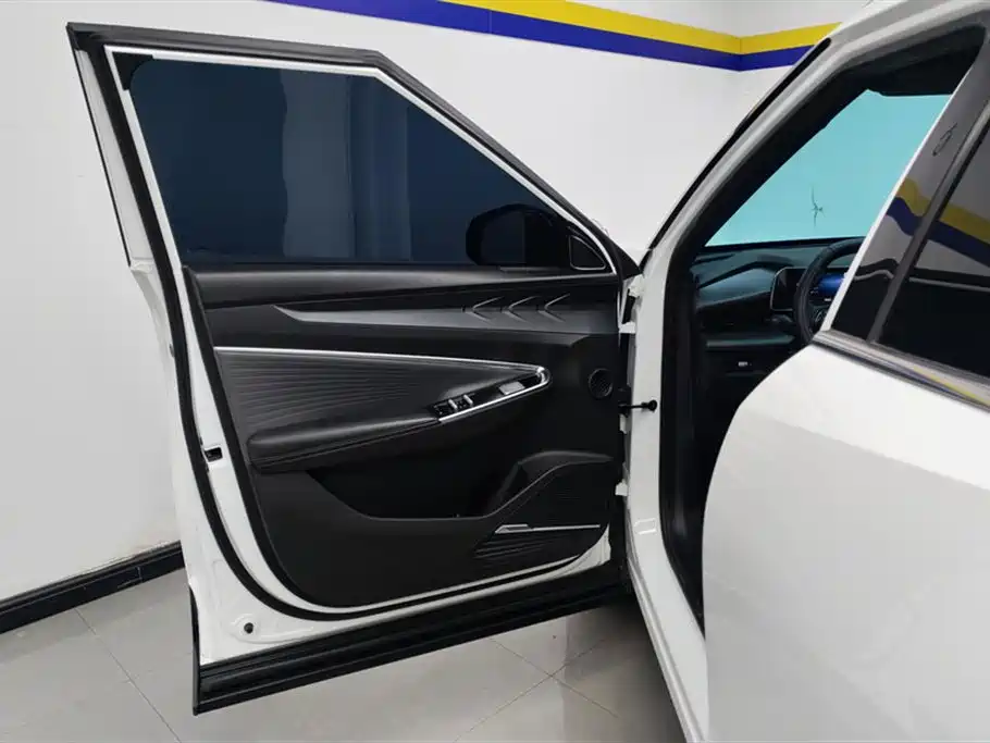 GEELY AUTOMOBILE BOYUE