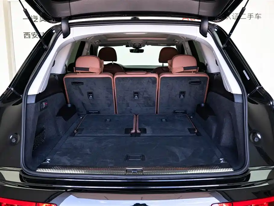 Audi Q7 2023 45 TFSI quattro S line Sport