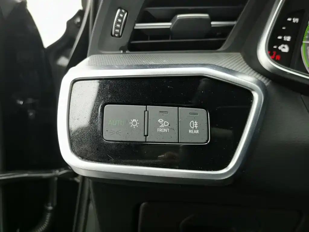Audi A6L New Energy — миниатюра 21