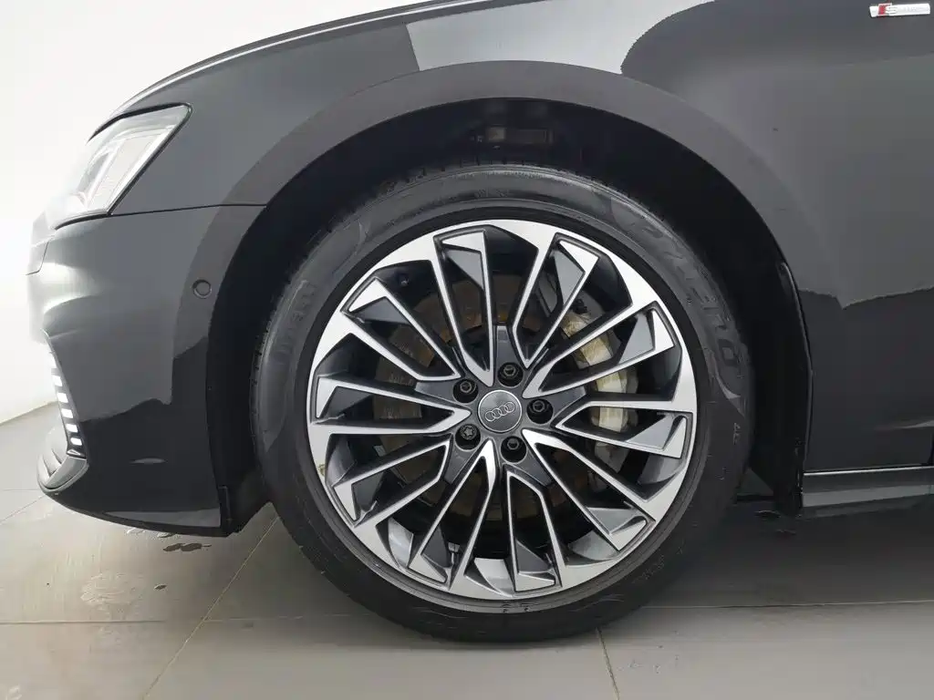 Audi A6L New Energy — миниатюра 17