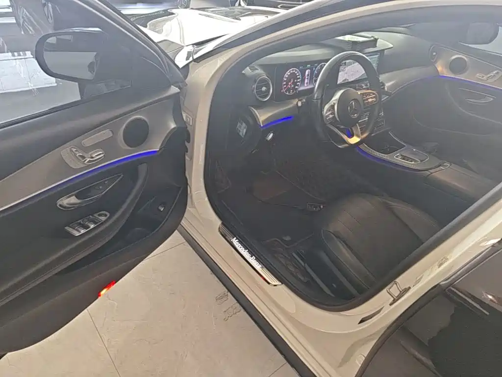 Mercedes-Benz E-Class (Import) — миниатюра 16