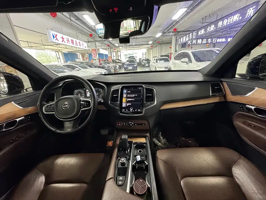 Volvo XC90 — миниатюра 8