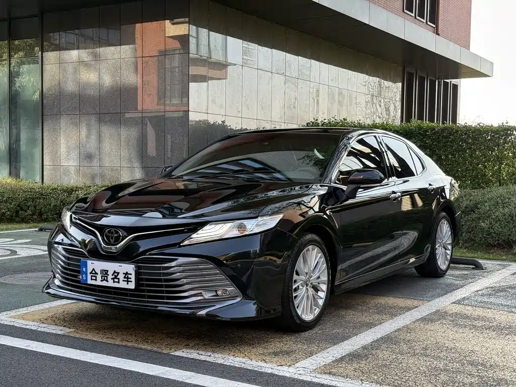 TOYOTA CAMRY