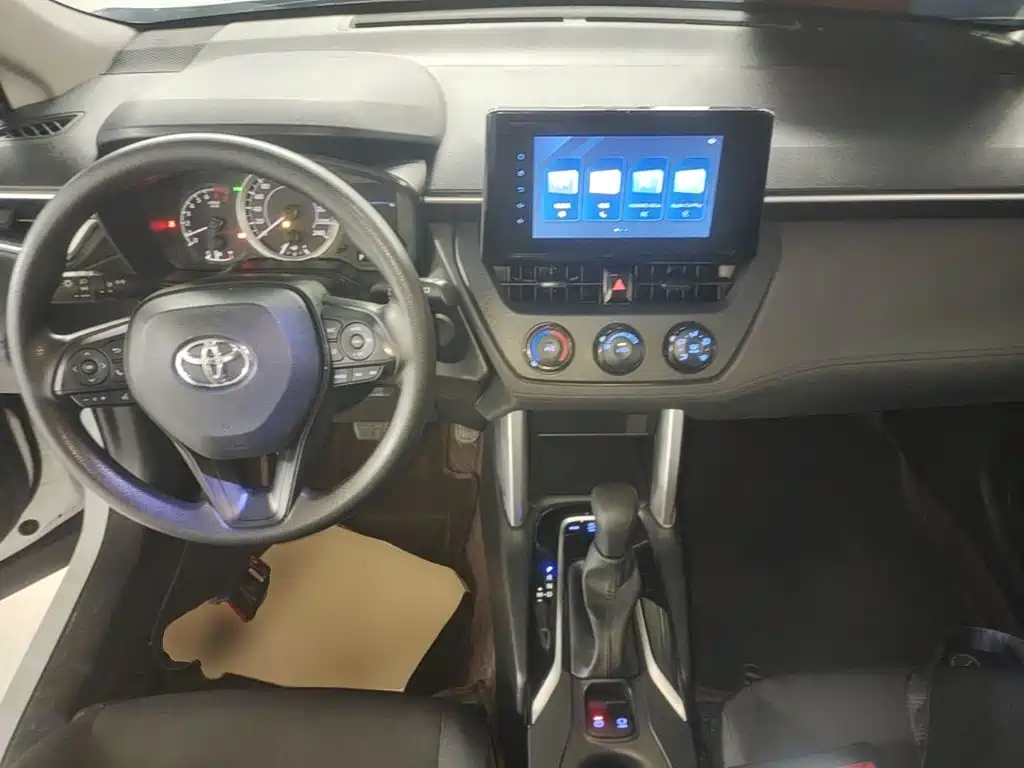 Toyota Corolla Cross — миниатюра 10