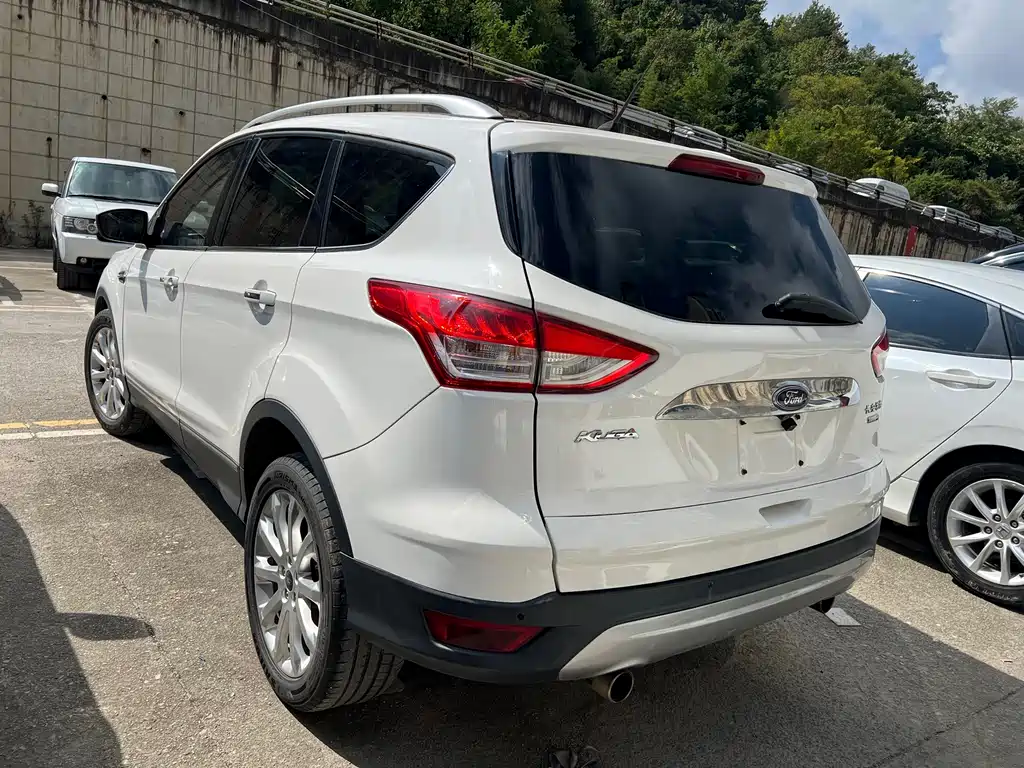 Ford Kuga — миниатюра 9