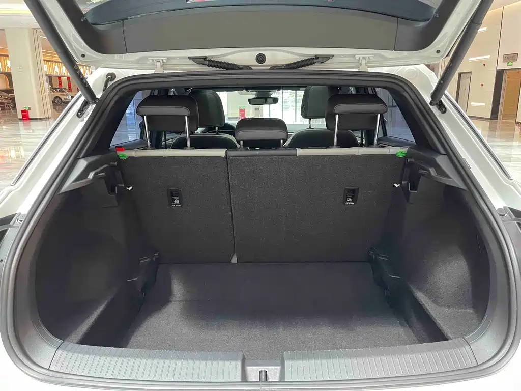 Volkswagen T-Roc — миниатюра 15