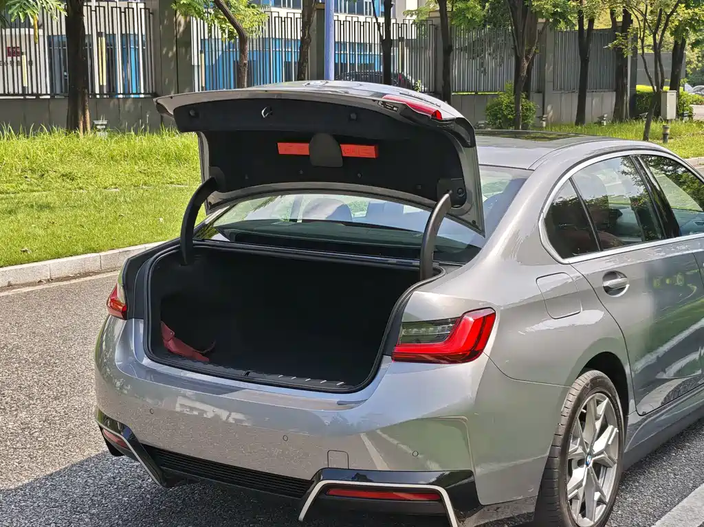 BMW i3 — миниатюра 13