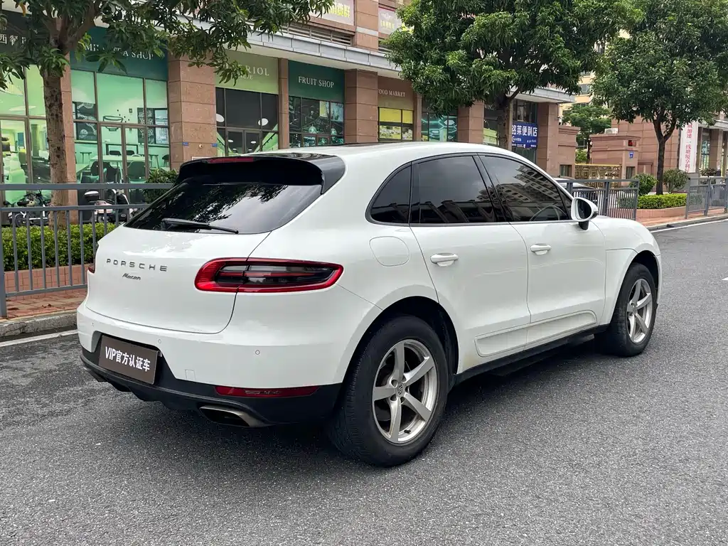 Porsche Macan — миниатюра 9