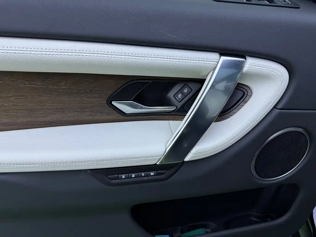 Land Rover Discovery Sport Hybrid — миниатюра 15