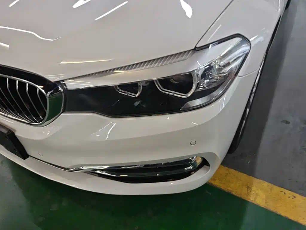 BMW 5 Series — миниатюра 24