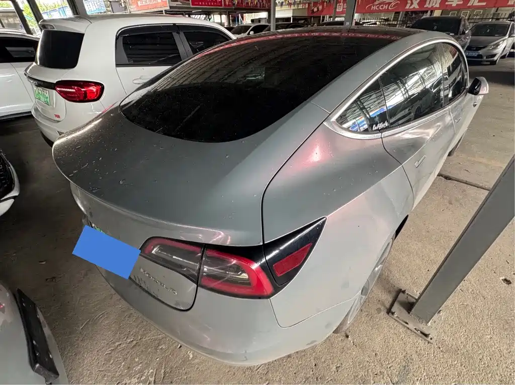 Tesla Model 3 — миниатюра 9