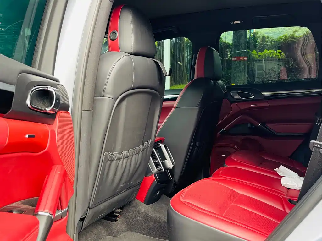 Porsche Cayenne — миниатюра 4